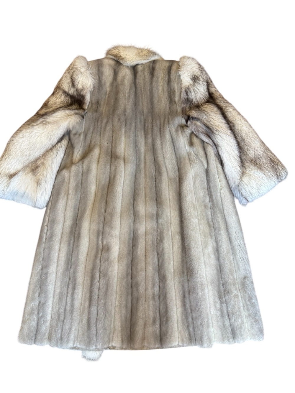 Luxury Women's Long silver sapphire blue fox Fur Coat - Light Gray - Picture 9 of 17